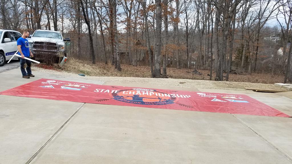 hsdr3archery's tweet photo. Driveway size banner to manageable size (somewhat) banner in JH gym...Lookin' good! https://t.co/Jlmb8TSGGC
