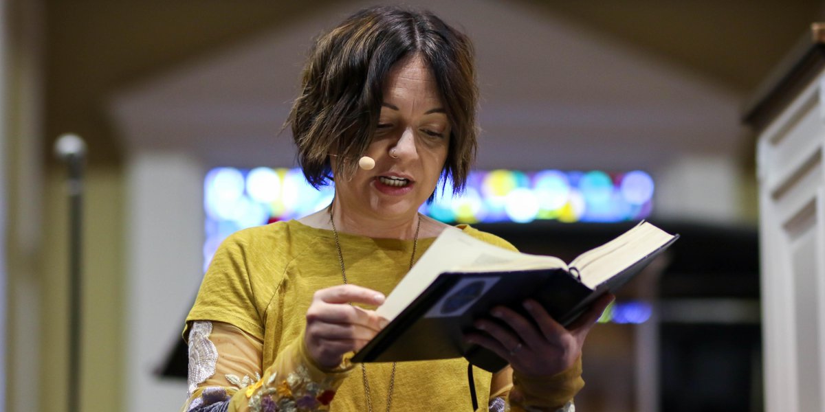 ETBU's tweet photo. Thank you to Hub Urban Ministries Founder Cassie Hammett for kicking off #GlobalMissionsWeek by reminding the #ETBU community that, as believers, we are all called to missions. In your life right now, how can you make disciples? #ETBUChapel https://t.co/VeslJopIdN