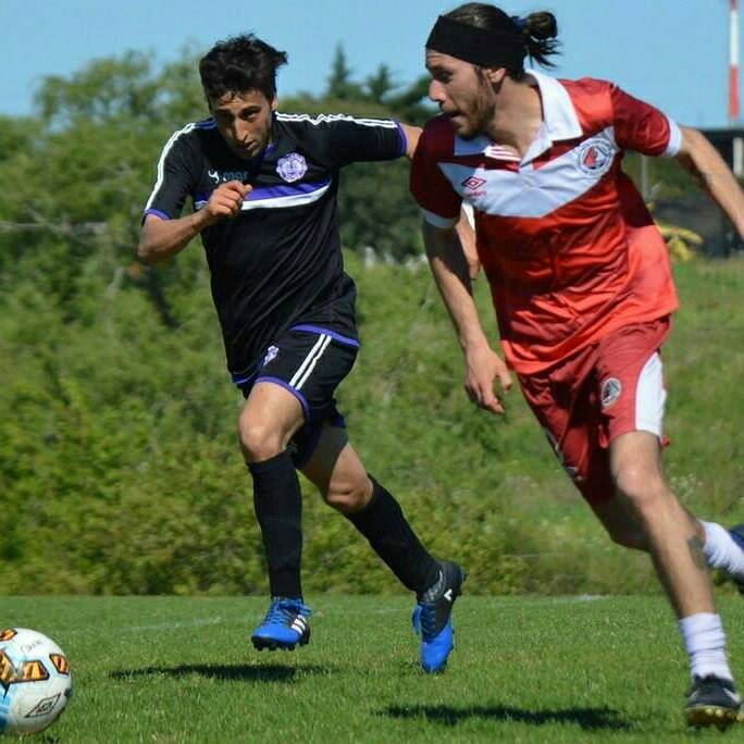 Vladi_VRFC's tweet photo. 🏆 Apertura 📆 Fecha 3
#Vladimir 2 - #DefeU 0
En la tercera fecha cosechamos la segunda victoria consecutiva. En una tarde de mucho viento y con un partido cerrado, nos llevamos el partido con dos goles en la segunda mitad.
#VamosElVladi 🇦🇹
#SocioVladimir 🇦🇹 https://t.co/T9aEQmYNbd