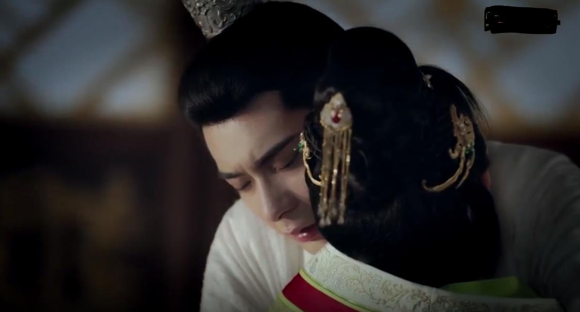 sunlenemoon's tweet photo. ❝ 再见... 再见我的顾小五... ❞
"I only told you today because I want to tell you goodbye. Goodbye. My... Gu Xiao Wu."

She drugged him so she could leave and go back home.
This was their last kiss. Last hug. Last moments together before the end. 😫

#东宫 #GoodbyeMyPrincess https://t.co/2Y8KVplCLz