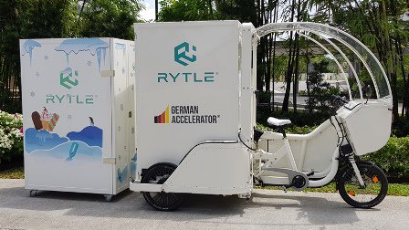 myRYTLE's tweet photo. @LMFAsia 2019 SNEAK PEEK! On 27-28 March, SG Expo Hall 1, BOOTH L25:
Last Mile COLD BOX with live temp. tracking &amp; MovR- award-winning pedelec trike! 
Europe’s top 5 3PLs are already changing the last mile game in 40+ cities with @myRYTLE. Get RYTLE- change your Cold Chain game! https://t.co/NsBZalglBa