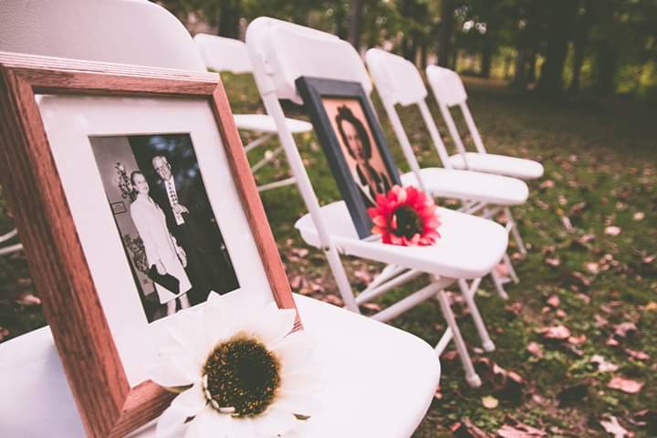 adparties's tweet photo. You can honor passed loved ones on your big day by saving a seat for them which showcases their photo. Isn't this beautiful?

.
.
.
.
.

#weddingceremony #weddingplanning #weddingplanner #weddingsbygail #outdoorwedding #wedding #oklahomawedding https://t.co/zYHl5zGKxT