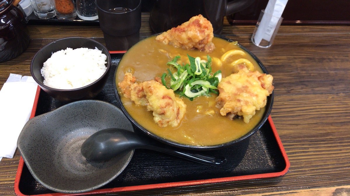 出張うどんサークル
大阪は寺田町にあります極楽うどんAh-麺さんを再訪しました！自家製麺はもちろん出汁や肉までこだわり抜いたといううどんは本当に美味しかったです！今回も人気No. 1の鶏天カレーうどんをいただきました。再再訪を誓った