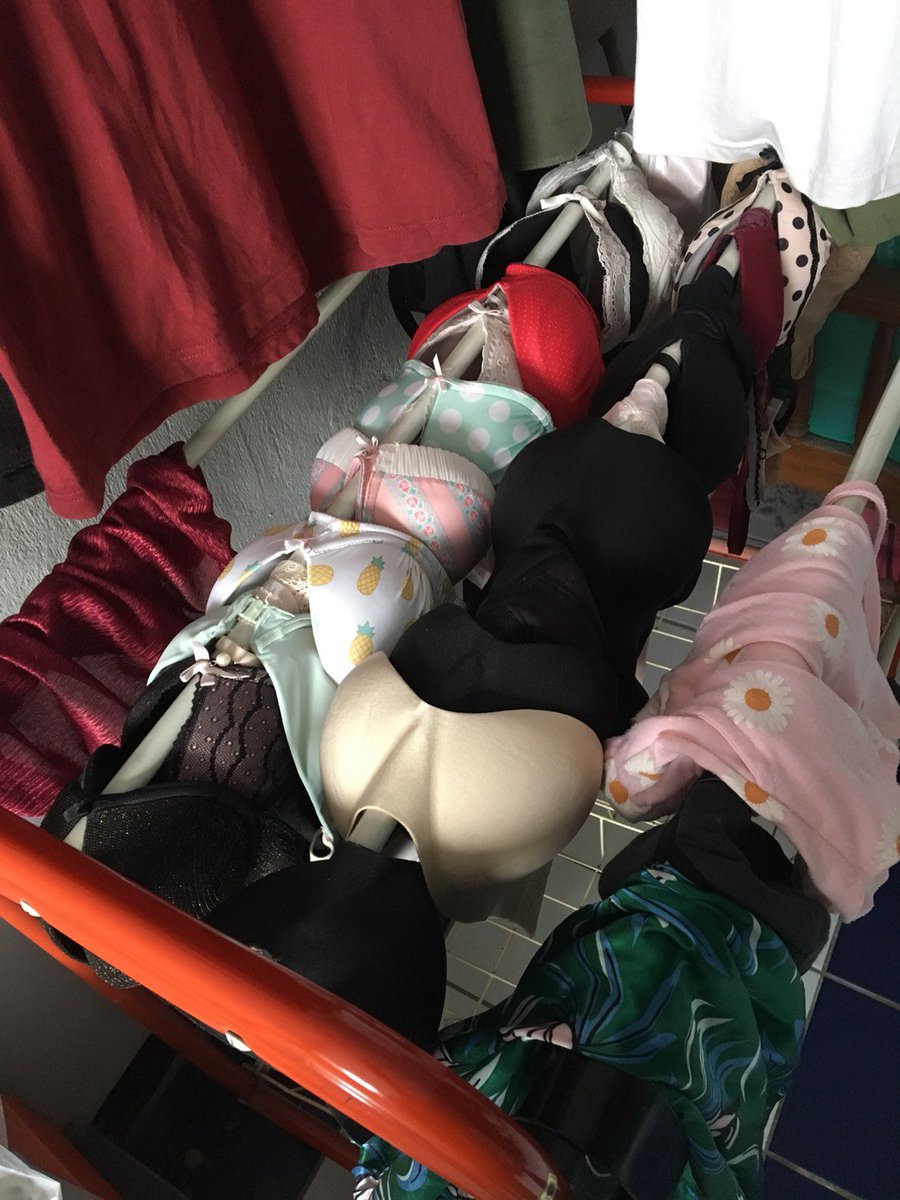 😍..แค่เดินผ่าน..หรรมแข็งทันทีเลย..😆