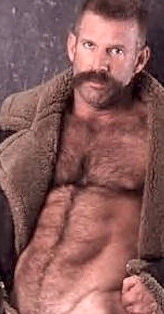 maplemouth's tweet photo. #hairychest #wadeneff https://t.co/nPzn8J0XxH