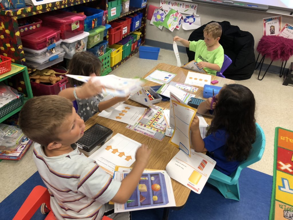 SharlynBrown's tweet photo. Today, we showed evidence of learning by doing a four score connection in 3D shapes.  #3Dshapesrock #GoBeyondLampasas @LampasasHSE https://t.co/6ZwZyCUGbW
