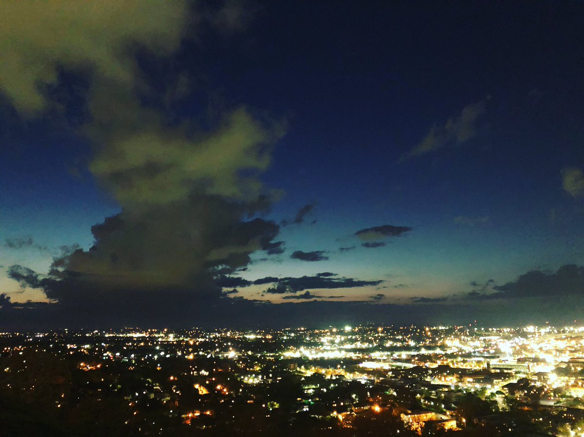 FarFromFinal's tweet photo. Beautiful view this evening over Birmingham #farfromfinal #MondayInspiration https://t.co/BFkf5Pxcu6