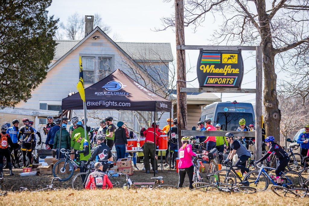 bikeflights's tweet image. While Support Team member Elliott was reporting from sunny Gran Fondo Florida on Sunday, East Coast Marketing Manager Vince (and a big group of awesome volunteers) was providing aid 62 miles into @KermesseSport's #HellofHunterdon in New Jersey.

📷 @mike.maney