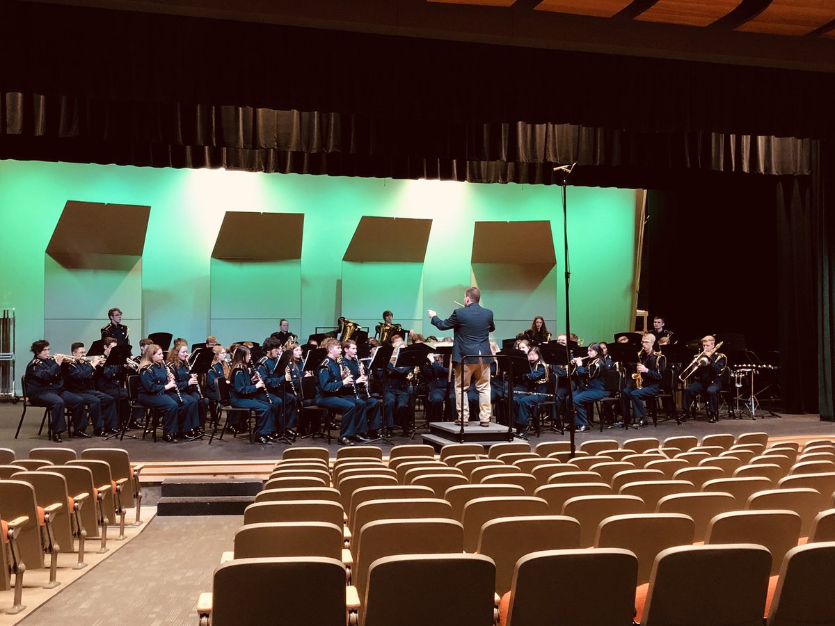 EMS_Band's tweet photo. Congrats @FranklinCoBand to both Symphonic &amp; Concert Bands on your straight distinguished ratings a KMEA Assessment! Outstanding performances! #FCSNoLimits https://t.co/jRHXenrl34