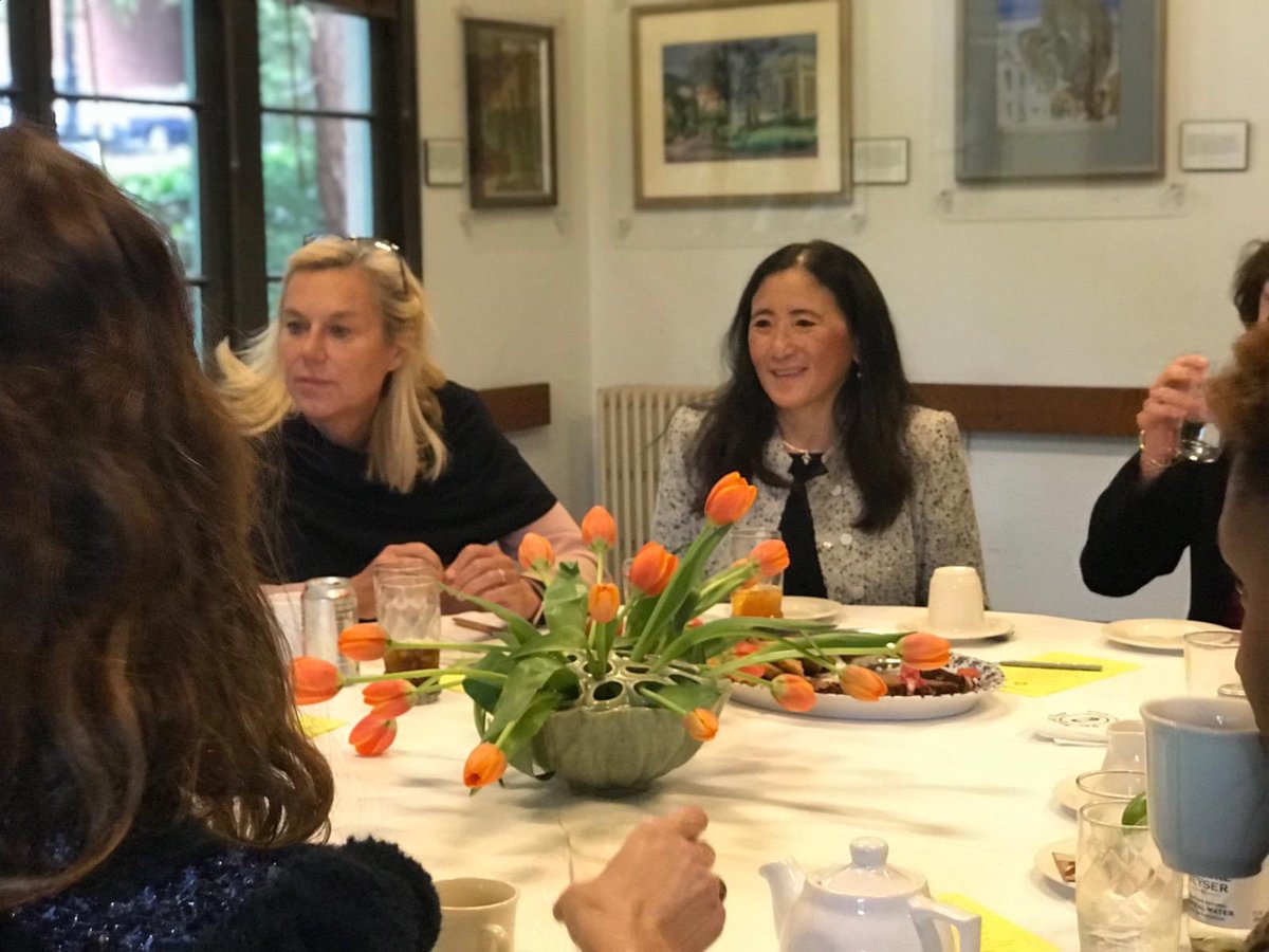Sigrid Kaag (@sigridkaag) on Twitter photo Talking with inspiring women leaders from the academic and tech world in Sillicon Valley @UCBerkerly on the proven economic and social dividends of diversity of teams, and female leadership - also in tech. <a href="/gigiwang1019/">gigiwang1019</a> <a href="/pascale/">Pascale Diaine</a> Talking with inspiring women leaders from the academic and tech world in Sillicon Valley @UCBerkerly on the proven economic and social dividends of diversity of teams, and female leadership - also in tech. <a href="/gigiwang1019/">gigiwang1019</a> <a href="/pascale/">Pascale Diaine</a>