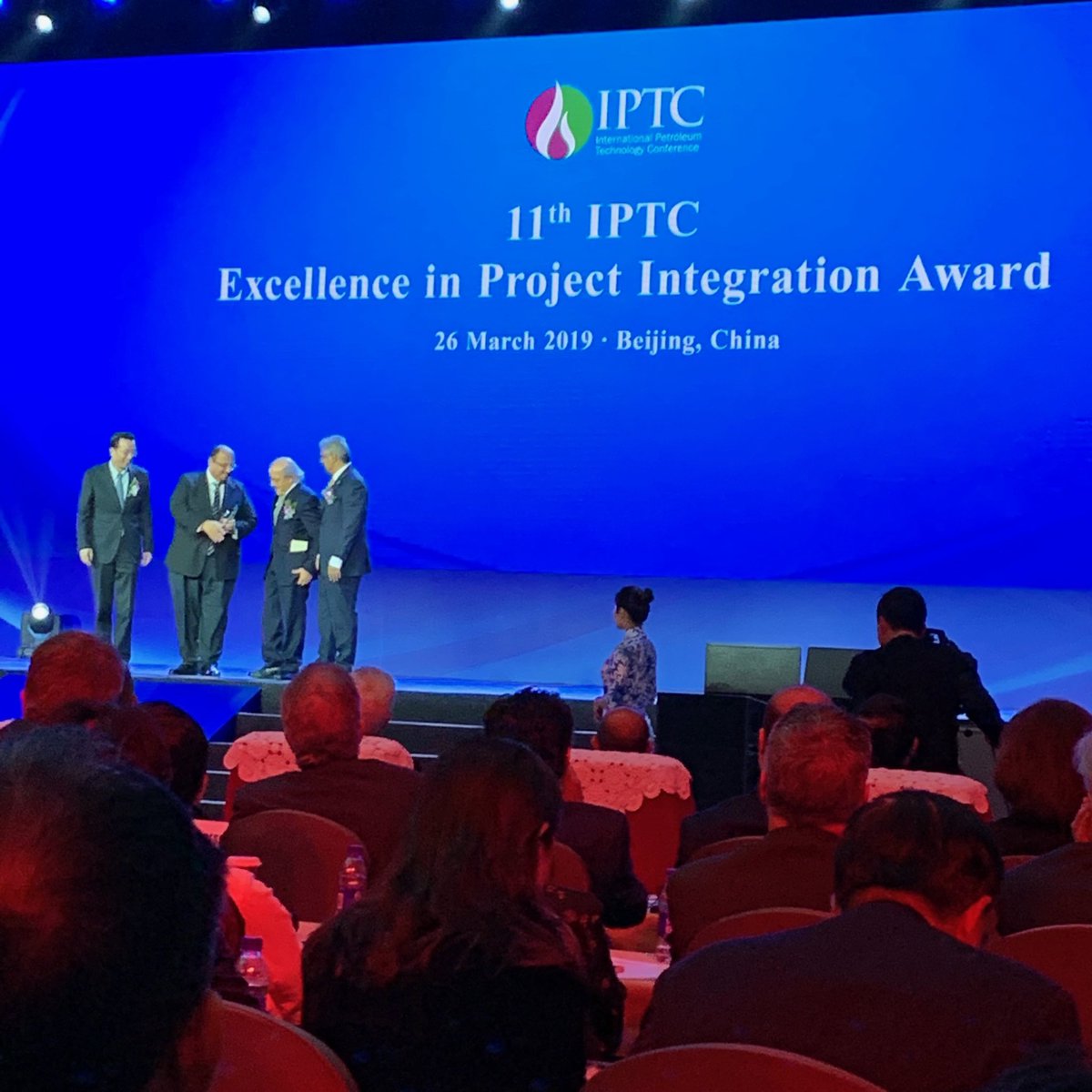 AAPG's tweet photo. RT DavidKCurtiss: Congratulations to Saudi_Aramco for winning the #IPTC Excellence in Project Integration Award for its Manifa project. 16 projects from 12 companies and 7 countries were nominated for this prestigious award. #IPTCBeijing https://t.co/GZH388LDSf