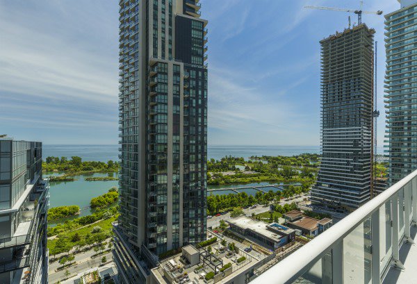 nexthome_gta's tweet photo. Who are the biggest and best home builders in the #GTA? Check this list of finalists for the Building Industry and Land Development Association's (BILD) 39th annual BILD Awards. https://t.co/cjgDCLShDo #homebuildingexcellence #peopleschoice @bildgta https://t.co/rQxBIQtDE0