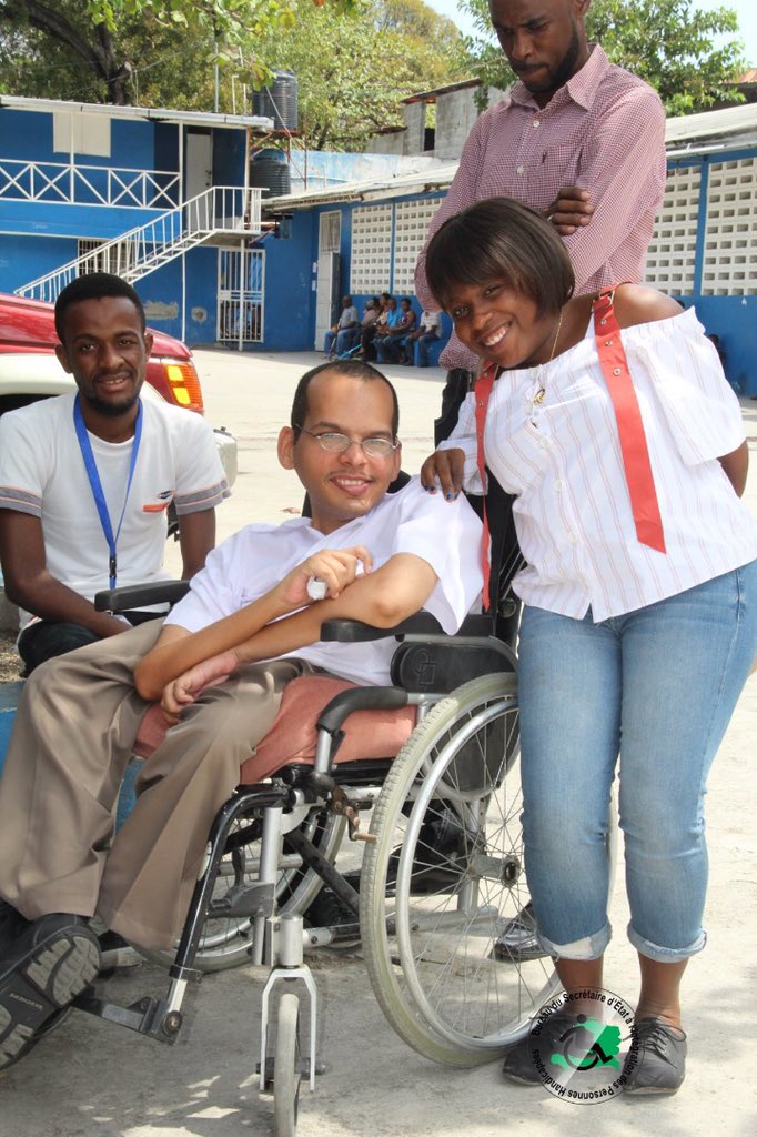BSEIPH's tweet photo. Les épreuves écrites dans le cadre du Concours organisé par l’@omrhHT de concert avec le #BSEIPH en vue du recrutement de 50 jeunes handicapés dans la fonction publique a eu lieu le dimanche 24 mars 2019, au Lycée Anténor Firmin. https://t.co/KrBnQH1Q4A