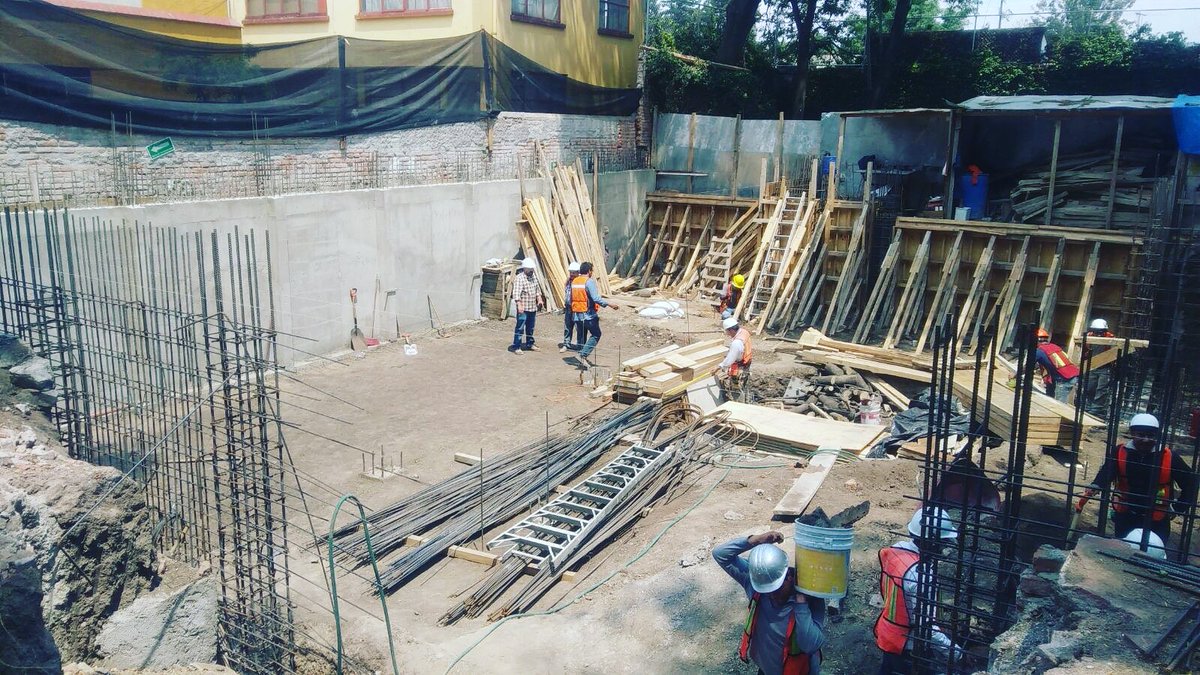 ServigenA's tweet photo. 👷 #FelizLunes

La cimentación es el inicio y la base de un principal de un complejo arquitectónico. @InterlomasAC @c_insurgentes @ColoniaEscandon @parquespolanco @Nuevo_Polanco #construcción #decoración #bienesraíces https://t.co/SrltL5yxxA