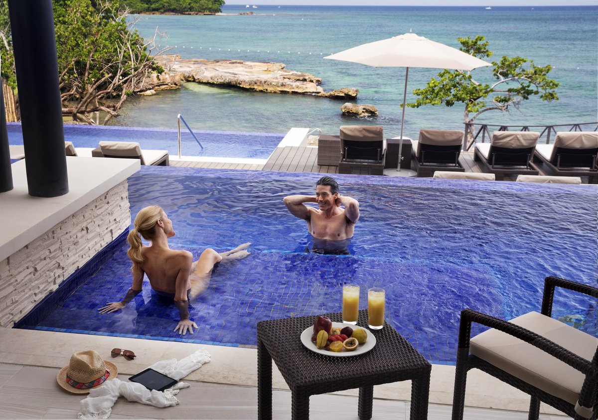 GrandLidoResort's tweet photo. Rise and greet the morning in comfort and luxury! Which room category did you choose, Sunset Ocean View Suite or Sunset Swim Out Suite? #LidoLuxuryExtras https://t.co/n9xSvAWwoN
