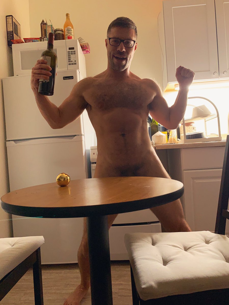 djtristanjaxx's tweet photo. That happy feeling when you cap off your night with a nice glass of wine....raise a glass to your drink of choice https://t.co/4T9JGa89Lm