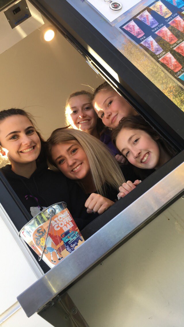 AshleeKwak's tweet photo. happy birthday to the ABSOLUTE BEST @Oliviarichmond_ 😚😚 thank u for always being there for me and making work bearable!! love you lots livy I hope you had the best day❤️❤️ https://t.co/9gzyCY2Hyh