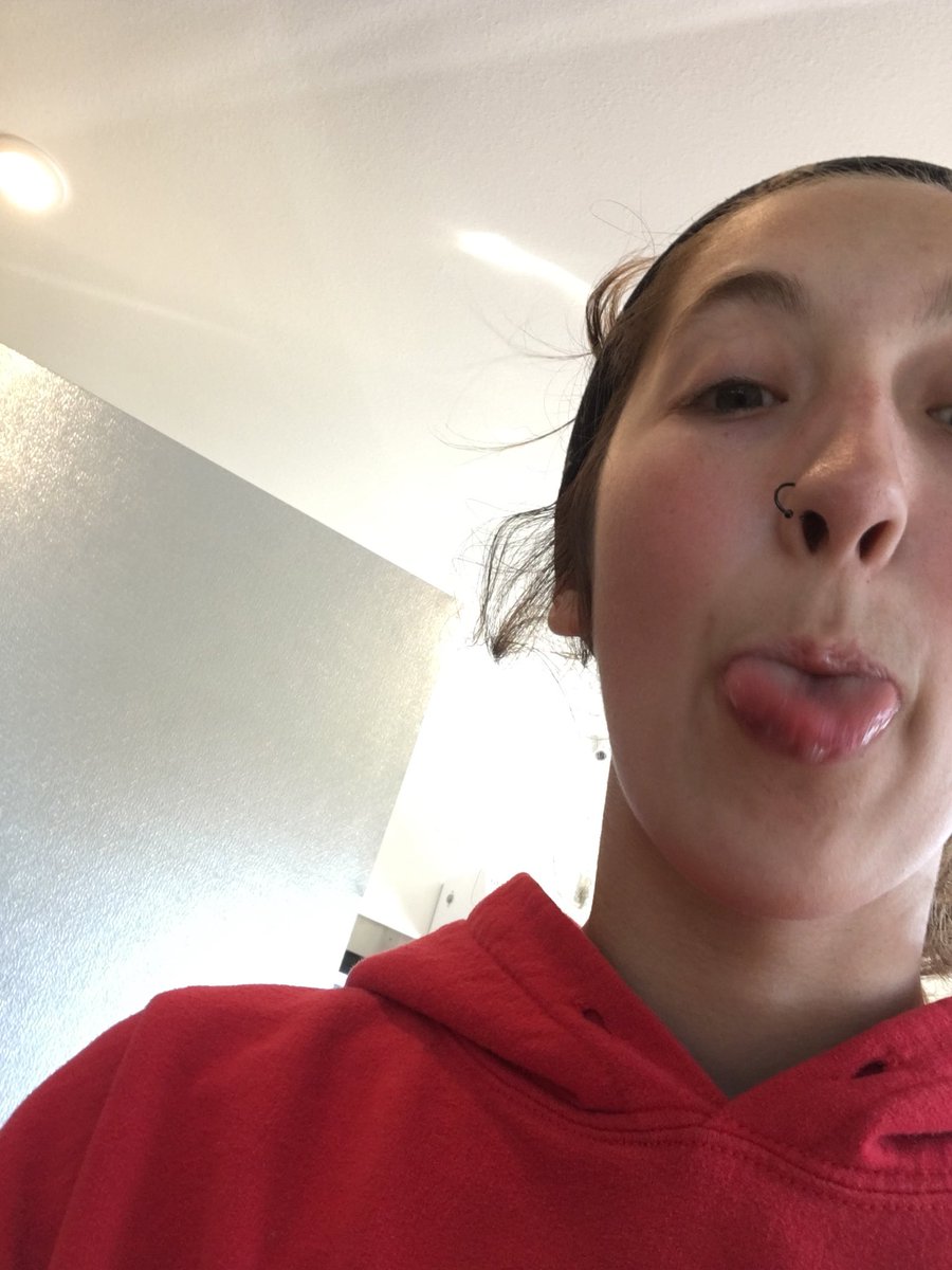 AshleeKwak's tweet photo. happy birthday to the ABSOLUTE BEST @Oliviarichmond_ 😚😚 thank u for always being there for me and making work bearable!! love you lots livy I hope you had the best day❤️❤️ https://t.co/9gzyCY2Hyh