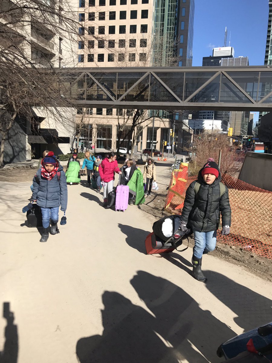 SakhiFarrah's tweet photo. Our first day at the Island School @MuirheadPS @LC2_TDSB #grade5s #overnighttrip #exploringthebeach #hiking #outdoored https://t.co/FbAhNyQxGB