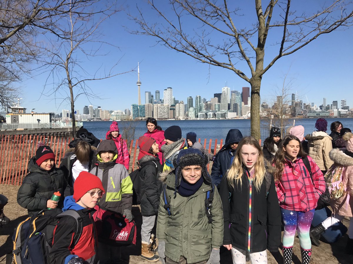 SakhiFarrah's tweet photo. Our first day at the Island School @MuirheadPS @LC2_TDSB #grade5s #overnighttrip #exploringthebeach #hiking #outdoored https://t.co/FbAhNyQxGB
