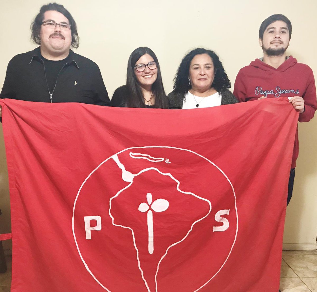 js_biobio's tweet photo. Finalizando la jornada del día de hoy la Dirección Regional de la Juventud Socialista Bio-Bio se reúne con la Compañera Clemira Pacheco, gran referente feminista y de izquierda para los habitantes de la Región. https://t.co/FicHZOmZgy
