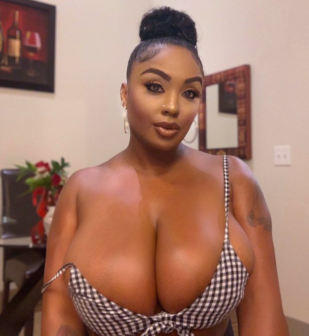 All natural...40DDD. 🤤 like what you see ? Drop an emoji 👇🏾 #dallas #texas #allnatural #blessed #busty<a href="/tag/texas"class="tags"><span>#texas</span></a><a href="/tag/blessed"class="tags"><span>#blessed</span></a><a href="/tag/allnatural"class="tags"><span>#allnatural</span></a><a href="/tag/dallas"class="tags"><span>#dallas</span></a><a href="/tag/busty"class="tags"><span>#busty</span></a>