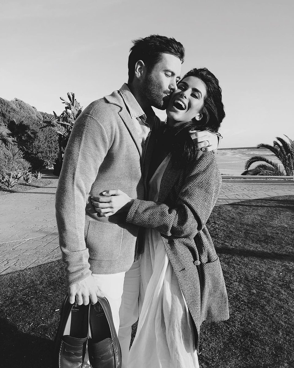 sazanhendrix's tweet photo. Crazy in love 🙃 https://t.co/3RlBjkJ3EV