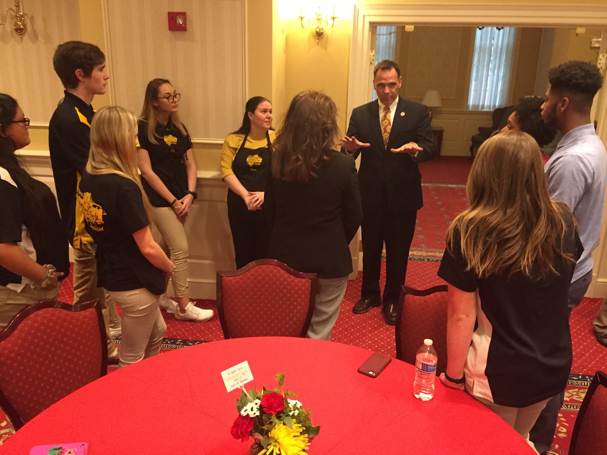 McM_EHS's tweet image. Tech spent the evening serving our desserts, speaking w/Senators, and sharing our stories.  Thx to all who attended &amp;amp; thx to Culinary Arts &amp;amp; Floral/Horticulture for the extra effort and #authentech work! ⁦@collins6HCPS⁩ ⁦@druhoags⁩ ⁦@TechAuthen⁩ ⁦