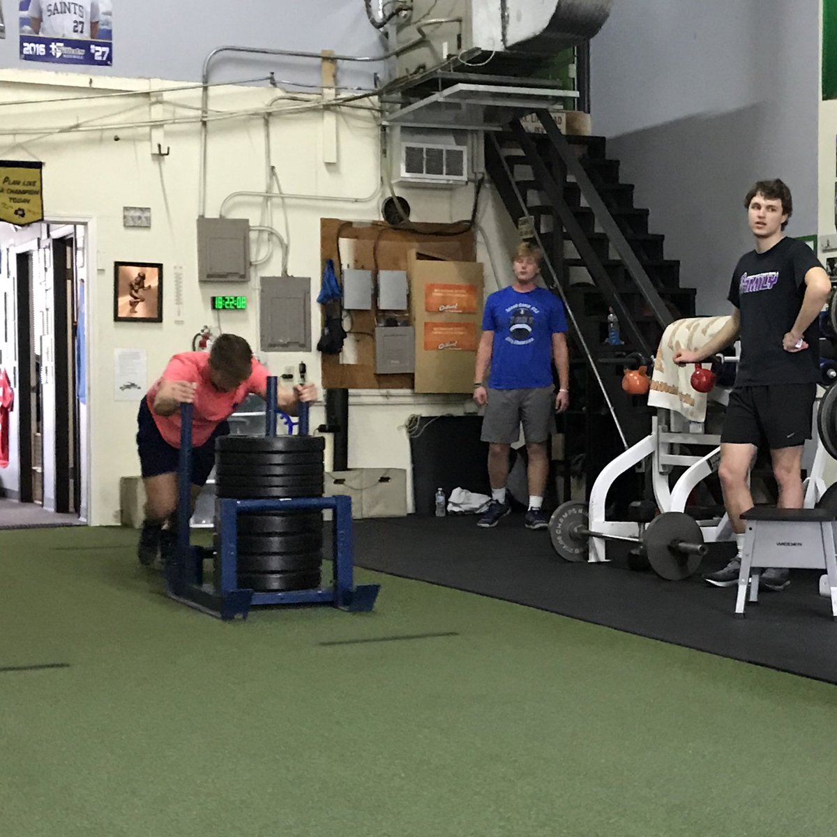 TopSpeedLLC's tweet image. Congrats to BVHS athletes Mason Richman &amp;amp; @AndySimeroth1 for setting new vertical jump PRs today, each up ~5 inches. 

Also glad to welcome SMS DE/TE Logan Hartzell into the TopSpeed Athlete Development Program (seen here training alongside teammate Will Huggins, a KU🏈 commit).