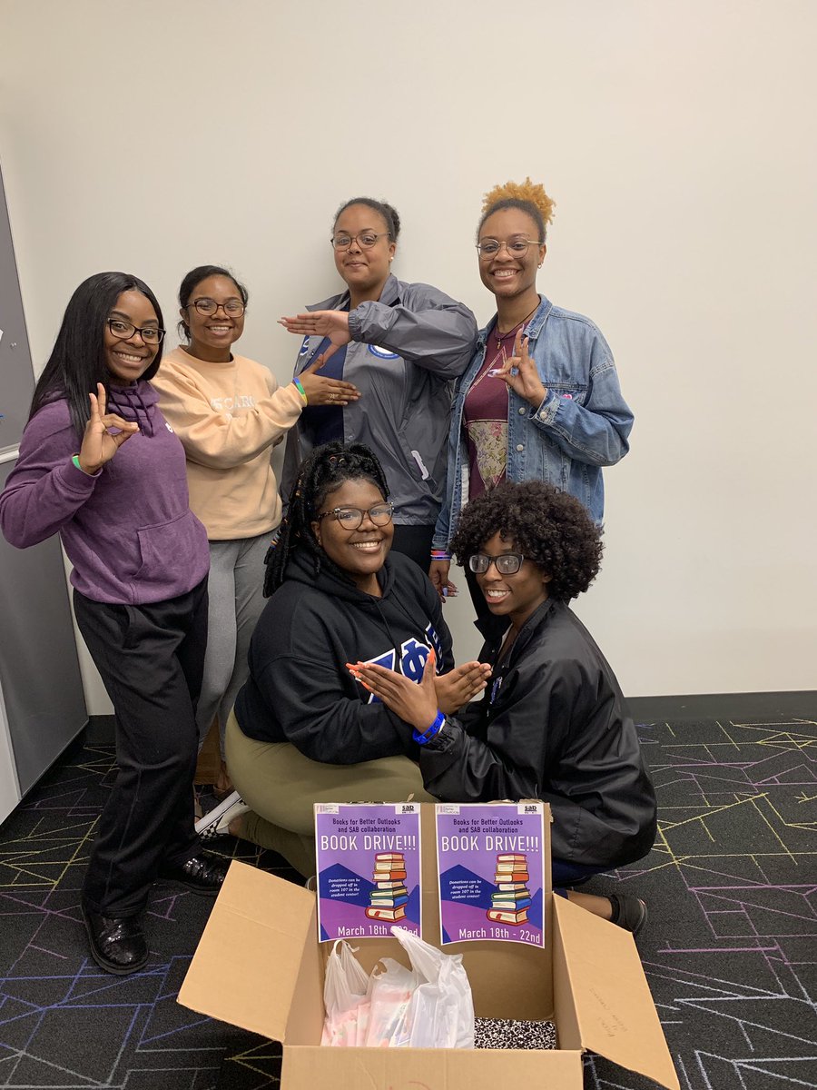 LM_ECUZetas's tweet photo. 💙 #Service 💙The Ladies of Lambda Mu donated over 20 books for the Books For Better Outlooks and SAB collaboration❗️#Zetaswhoserve https://t.co/jsQRseLe0i