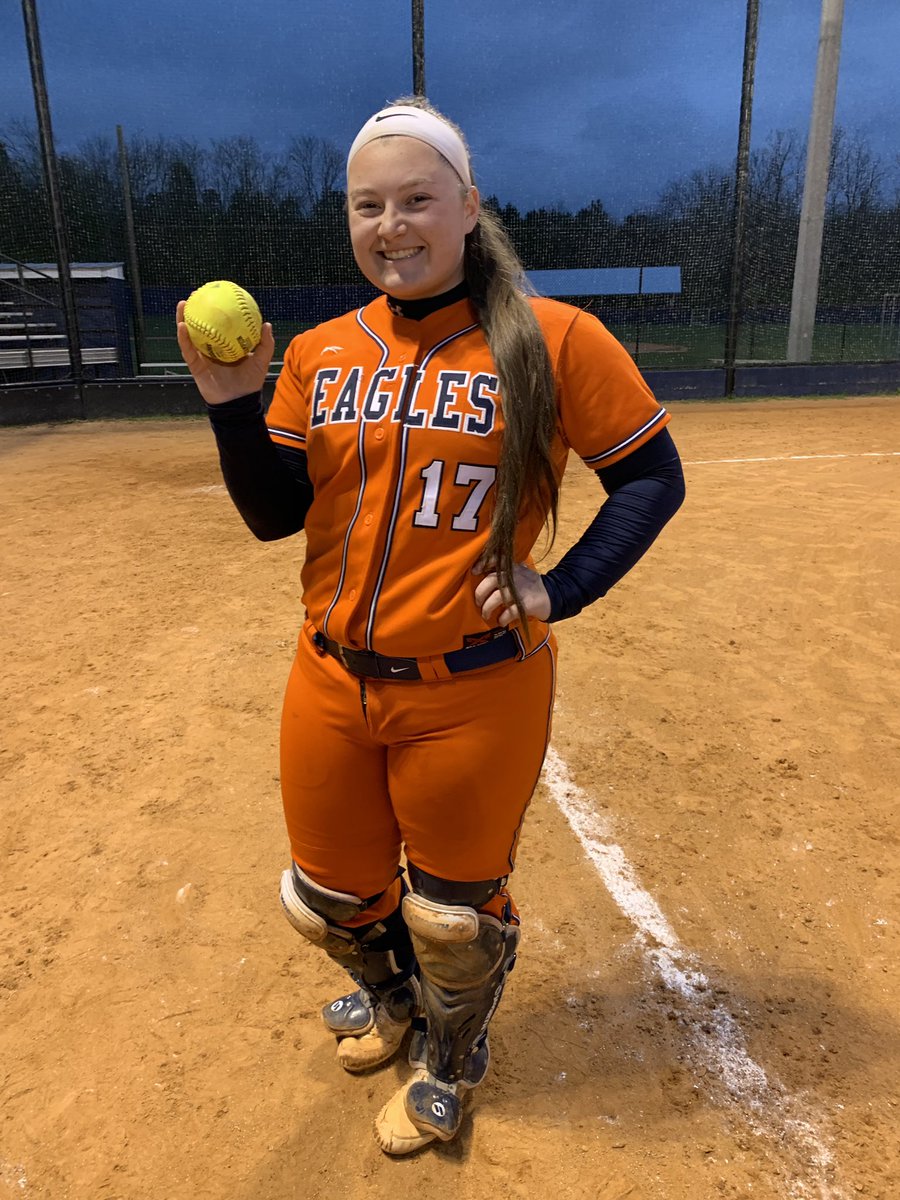 NinaMothershed's tweet photo. My big swinging girl was at it again tonight!! 2 for 3 at the plate with 3 RBIs. Not a bad day on the dirt in my eyes ๐@coachabrowning @kayli1432 #seniorszn #eagles2k19 #tsucommit https://t.co/ds69E3iGpc