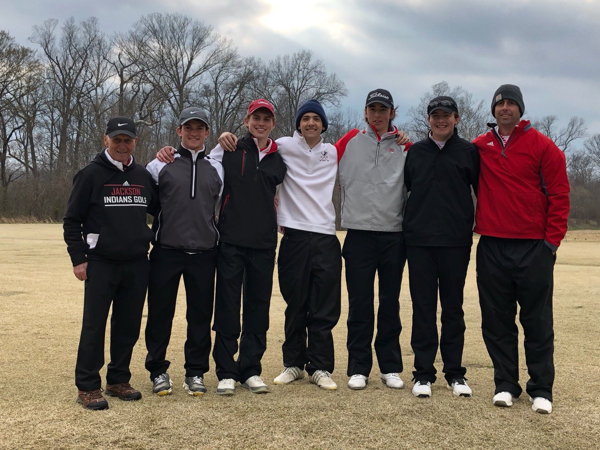 1st Place @ Dalhousie today in the Notre Dame Invitational. Individual winner was Carsen Silliman 76. All players finished in the top 10!