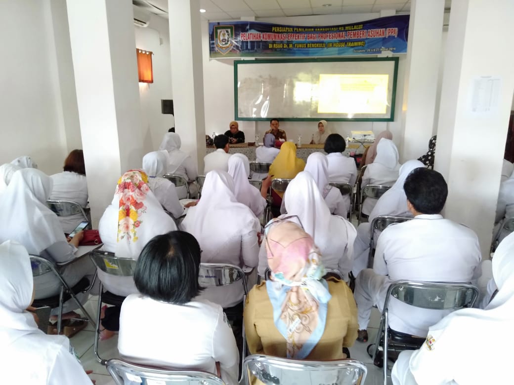 SahabatRSMY's tweet photo. Pelatihan Komunikasi Efektif bagi Profesional Pemberi Asuhan (PPA)
Pemberi Arahan :
- DR.Zulki Maulub Ritongan,https://t.co/bsf6f5MxAL 
- DR.Widyawati,S.PDL
Peserta :
- PNS Yang baru Penempatan di RSMY
- Perwakilan Perawat Ruangan Rsmy @Rohidin_Mersyah @mediacenterBKL https://t.co/8JGxy0PHCT