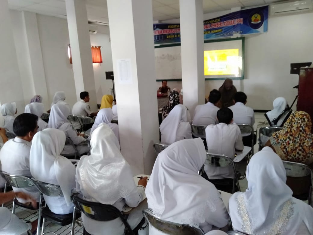 SahabatRSMY's tweet photo. Pelatihan Komunikasi Efektif bagi Profesional Pemberi Asuhan (PPA)
Pemberi Arahan :
- DR.Zulki Maulub Ritongan,https://t.co/bsf6f5MxAL 
- DR.Widyawati,S.PDL
Peserta :
- PNS Yang baru Penempatan di RSMY
- Perwakilan Perawat Ruangan Rsmy @Rohidin_Mersyah @mediacenterBKL https://t.co/8JGxy0PHCT