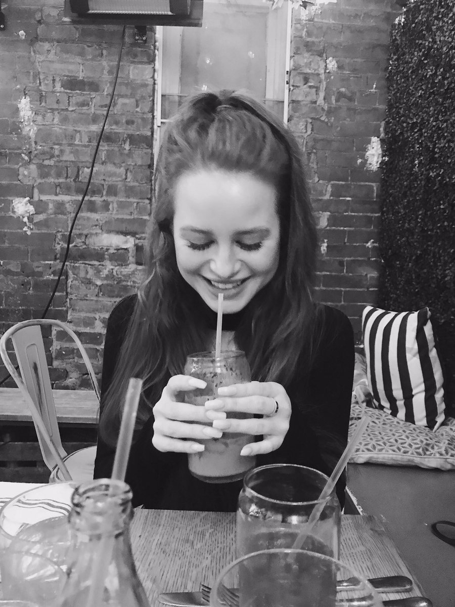 DistinctBelle's tweet image. —; you are the reason behind every smile.