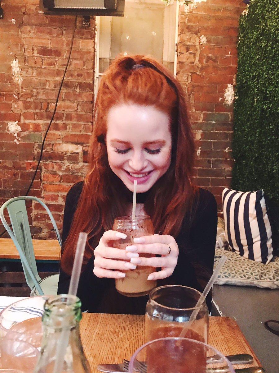 DistinctBelle's tweet image. —; you are the reason behind every smile.