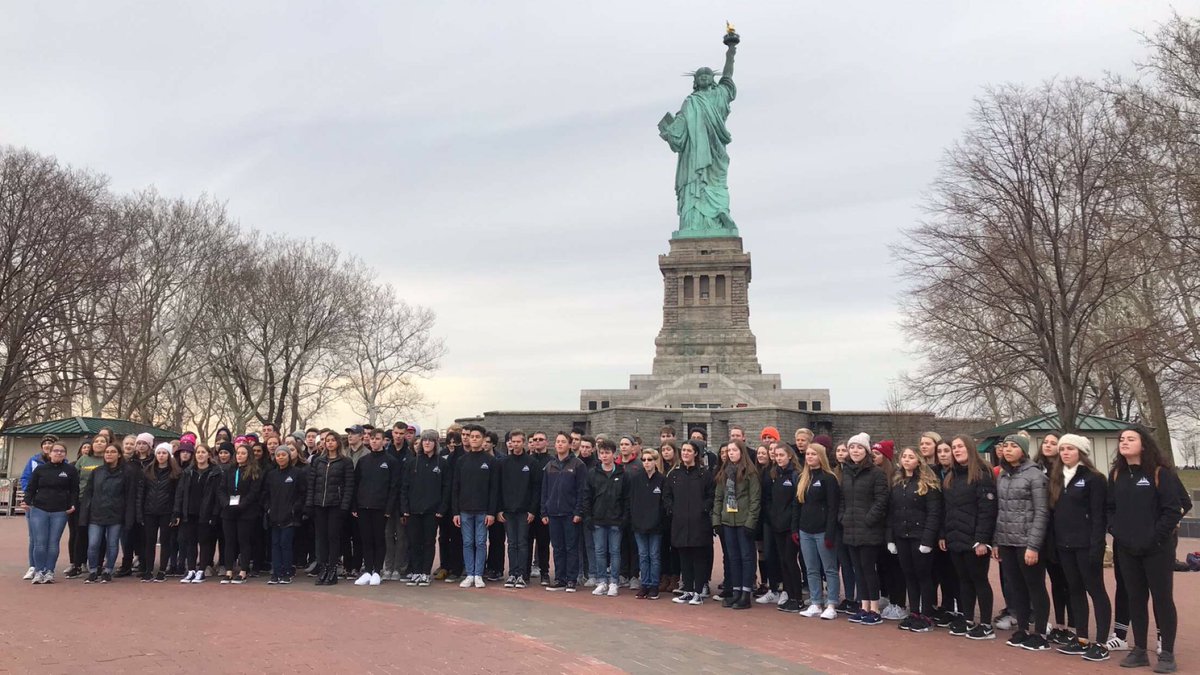 HorizonChoirs's tweet photo. Step On Stage &amp; Towne Criers brought their magical voices to Liberty Island today🎶🗽@HHShuskynation @pvschools #performingarts https://t.co/tN6Bpssu7Z