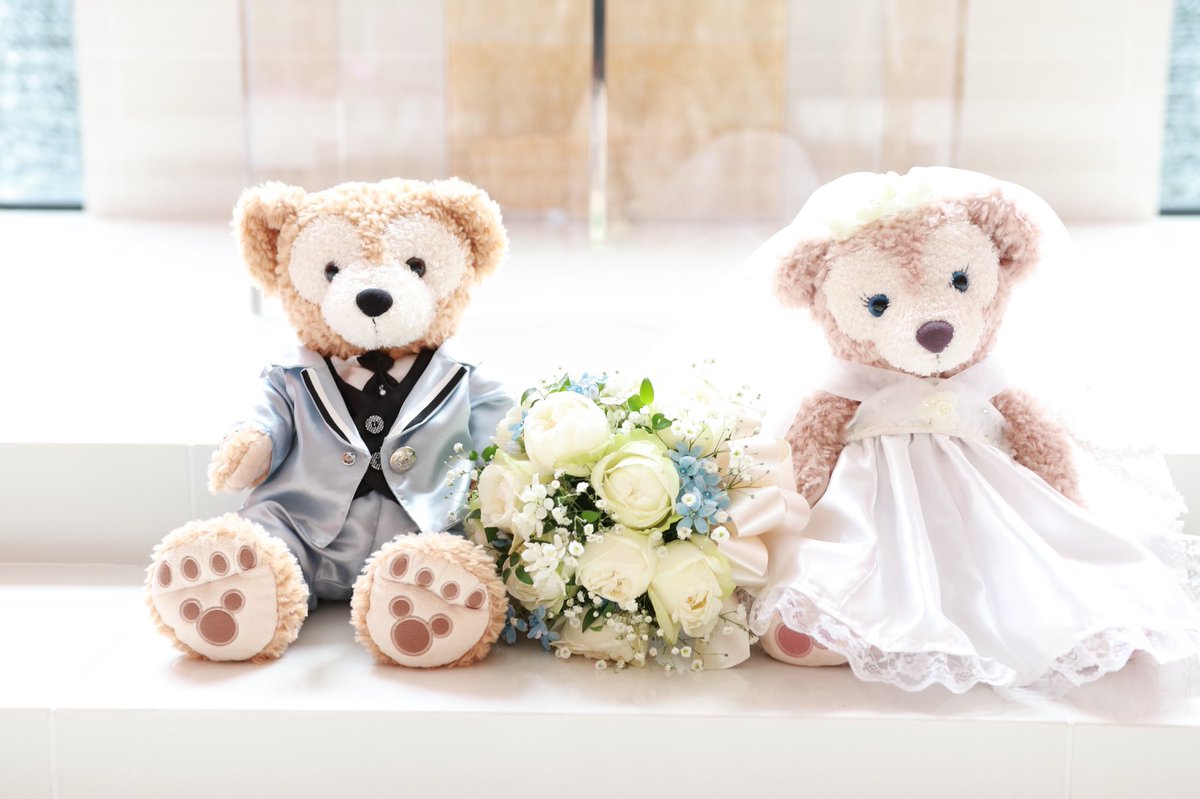 みぎ Cotoro Net ことろさん はじめまして ダッフィー シェリーメイの型紙をお借りして タキシードとドレスを作りました 昨日は娘の前撮りで とても喜んでくれましたよ ありがとうございました ダッフィー シェリーメイ T Co