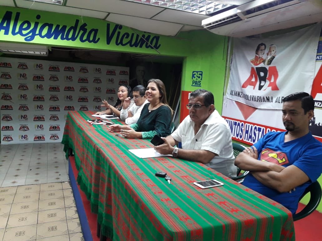 ABA_EC's tweet photo. Lunes de reunión semanal en #ABA, realizamos un análisis sobre las elecciones y el futuro de la política en Ecuador 👏👏 https://t.co/ianKy70BCH