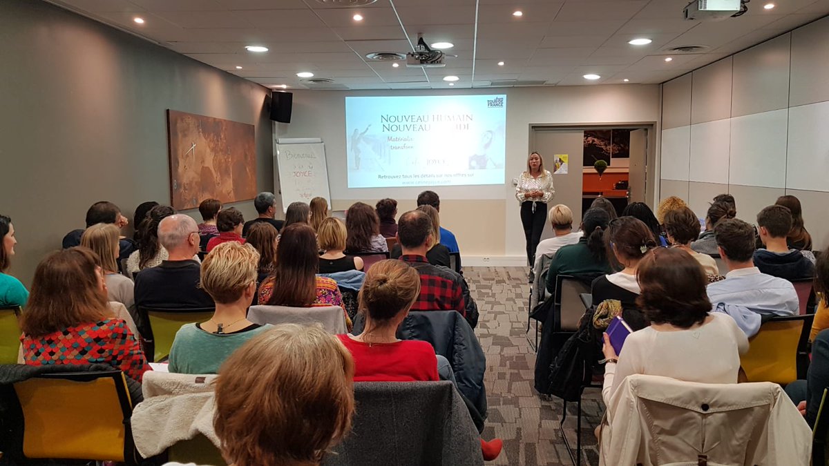 DouayJoyce's tweet photo. Thank you #toulouse , Once again, the energy of the participants was unique. "#Quantum" is the word that comes to me when I think of this conference: because I was guided to make you do a lot of energy exercises. English conferences coming soon, be prepared! 
#coaching #spiritual https://t.co/JTedYMOPqL