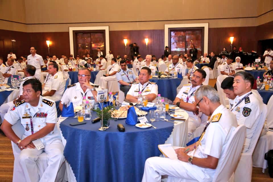tldm_rasmi's tweet image. "It goes without saying that the Navy is capable, and is doing its part in the national development, in multiple areas of human capital, defence industry, marine resource protection and national security."
 Admiral Datuk @reza_azeranil63 at the #CNRT.
#LIMA19
#LebihHebat