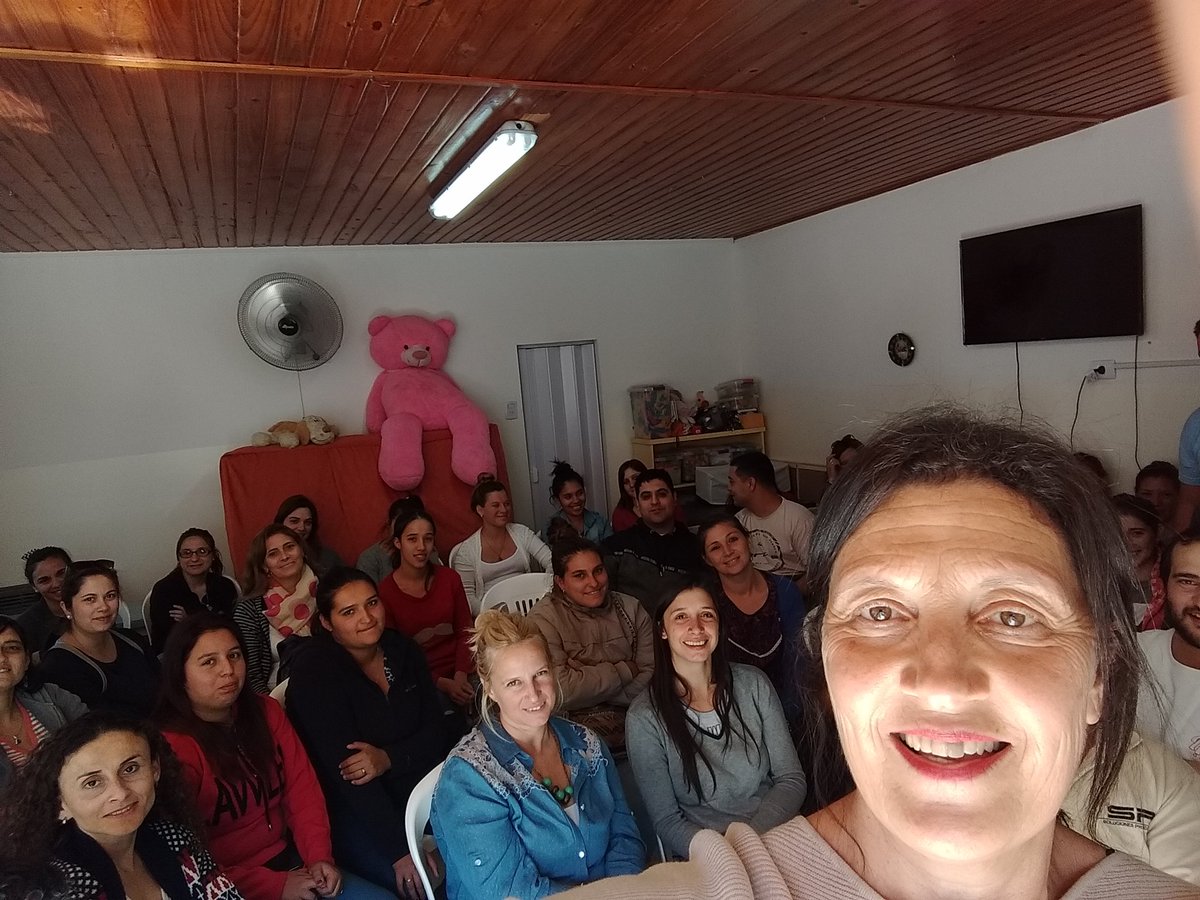 eligiuliani_'s tweet photo. Hoy ABC Padres en el Jardín de Infantes NRO 904 de Alberti . Gracias a las familias por su compromiso y participación.                      La visión de construir futuro es hacer hoy.  @JefaturaR15 @MVecchiarto @susanacrespi1 https://t.co/erCuAogSC7