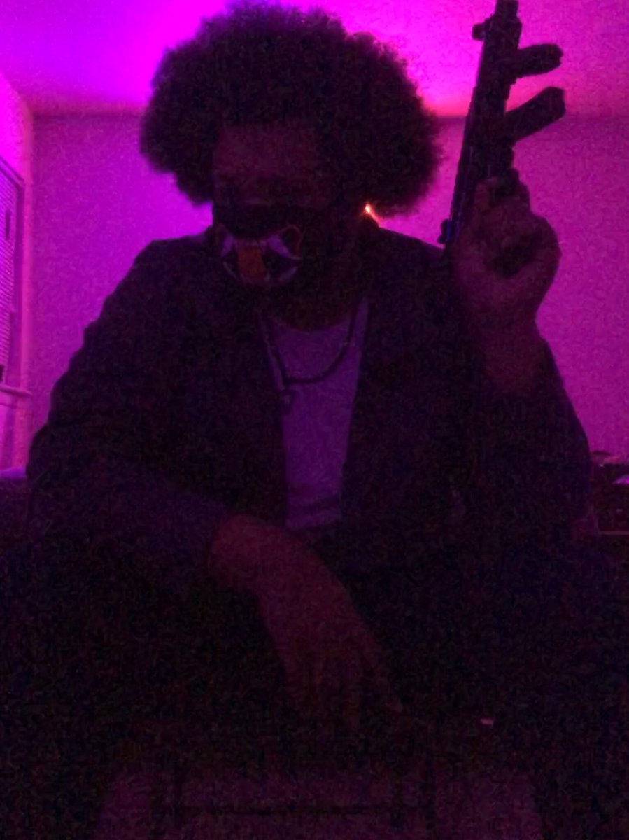 Afrocentripetal's tweet photo. Funding Idea #127
-An international bodyguard network so that sex workers can do meet ups without fear of violence, sexual assault or death
We’ll call it the #SenpaiProject
$15 a month gets you a prepaid bodyguard indefinitely. https://t.co/QdRPh4pQn0