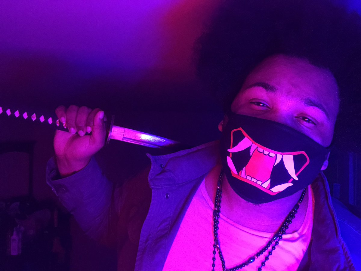 Afrocentripetal's tweet photo. Funding Idea #127
-An international bodyguard network so that sex workers can do meet ups without fear of violence, sexual assault or death
We’ll call it the #SenpaiProject
$15 a month gets you a prepaid bodyguard indefinitely. https://t.co/QdRPh4pQn0
