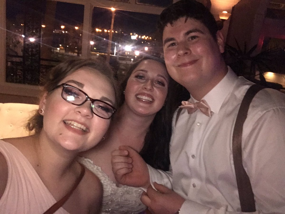 maddiepoooh's tweet photo. MY BEST FRIEND IS MARRIED!!!!!! https://t.co/xY32ZVUKn1