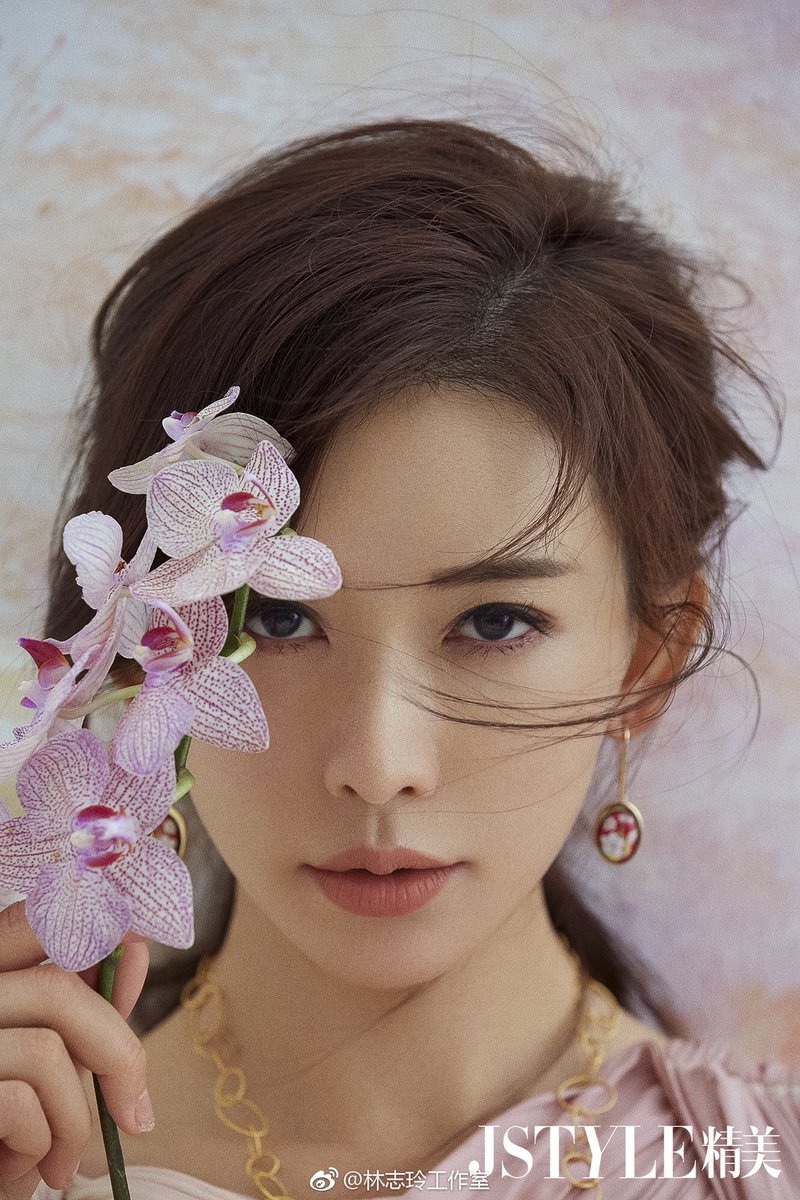dramapotatoe's tweet photo. Lin Chiling for JSTYLE
Full shoot - https://t.co/lWY566J4s6
#林志玲 #linzhiling #linchiling https://t.co/xwEVEa5iHu