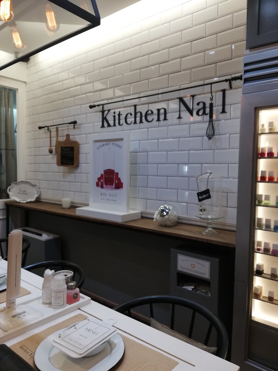 carlambeccaceci's tweet photo. @kitchennail Nada como empezar la semana consintiéndome con las mejores... Si, son LAS mejores! 💅🏻#ValleReal https://t.co/sQjiWC7jIT