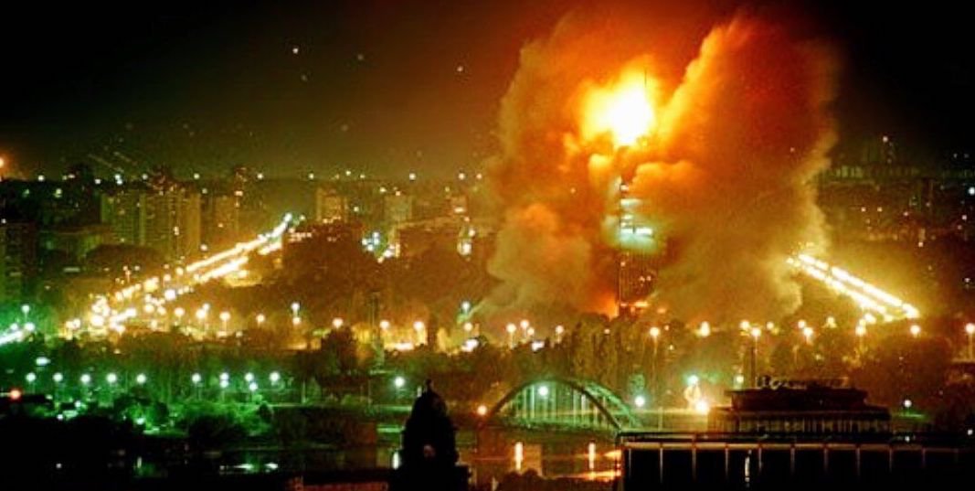 Americas_Crimes's tweet photo. This week in 1999, NATO began bombing Yugoslavia, dropping 23,000 bombs &amp; killing over 1,000 civilians. The 78 day campaign deliberately targeted civilian infrastructure like power plants, factories, hospitals &amp; TV/radio stations, sending the country's development back decades. https://t.co/shQiUFnmZ3