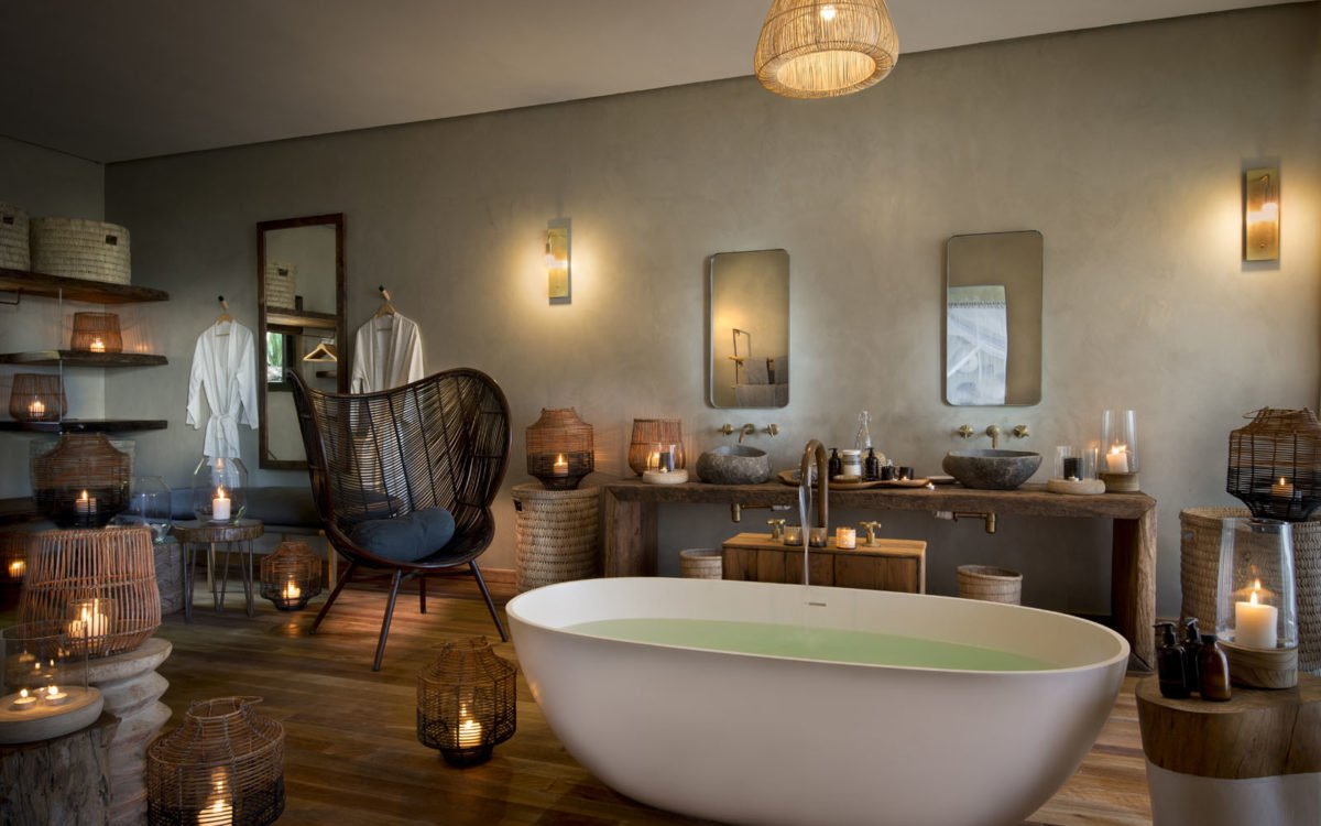 livilodge's tweet photo. #Traveltuesday Featuring Bumi Hills Safari lodge along the Lake Kariba, Zimbabwe. ABSOLUTELY STUNNING! 

#luxuryaccomodation #lakeview #laekariba #travelafrica #TIA #bush #safari #bucketlist #oneday #love https://t.co/fVLN2oUKUC