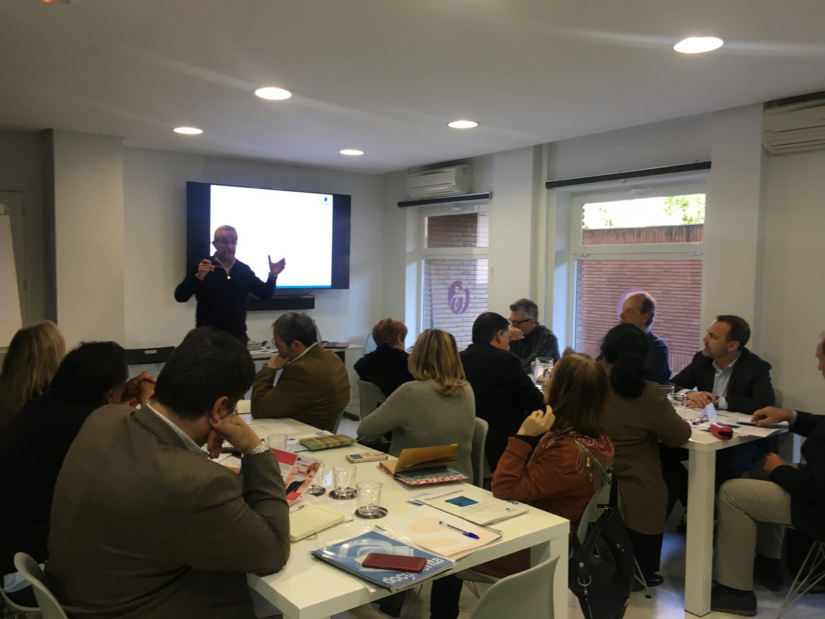 Fundmashumano's tweet photo. Hoy #Documenta presenta su proyecto #BeOld en la sede de #fundaciónmáshumano para hablar a los savios de @GeneracionSavia, sobre la mejora de la vida laboral en el #TalentoSenior. @FundacionEndesa https://t.co/mFbCJCNo33